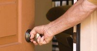 Безопасность квартиры и дальние путешествия